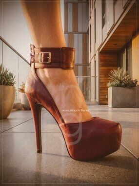 BRECKELLE'S MARISA-39 HEELS